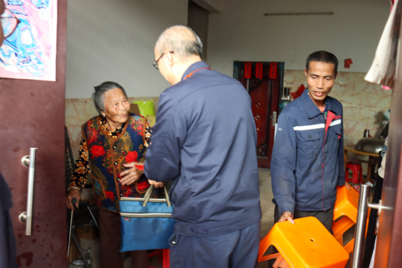 慰問傳黨情 關(guān)懷暖人心——廣西銀億公司黨委領(lǐng)導(dǎo)開展春節(jié)前夕慰問活動